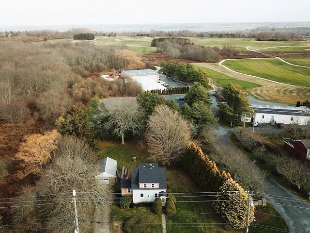 318 Mitchell's Lane, Middletown, RI 02871