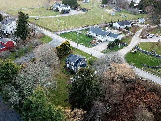 318 Mitchell's Lane, Middletown, RI 02871