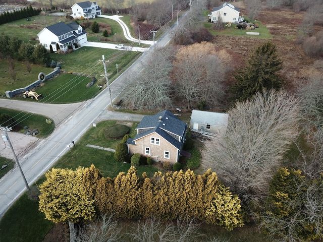 318 Mitchell's Lane, Middletown, RI 02871