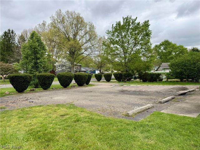 792 Kingwood Drive NE, Bolivar, OH 44612
