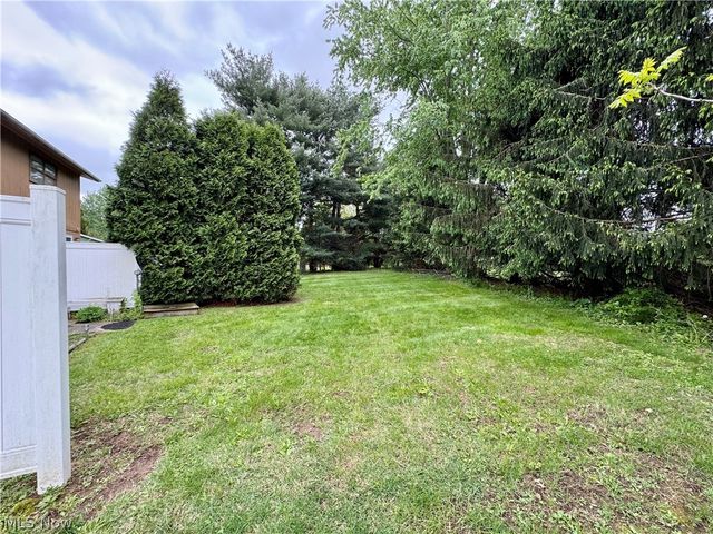 792 Kingwood Drive NE, Bolivar, OH 44612