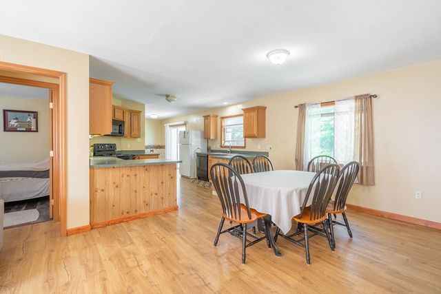 66 S Spencer Rd, Spencer, MA 01562