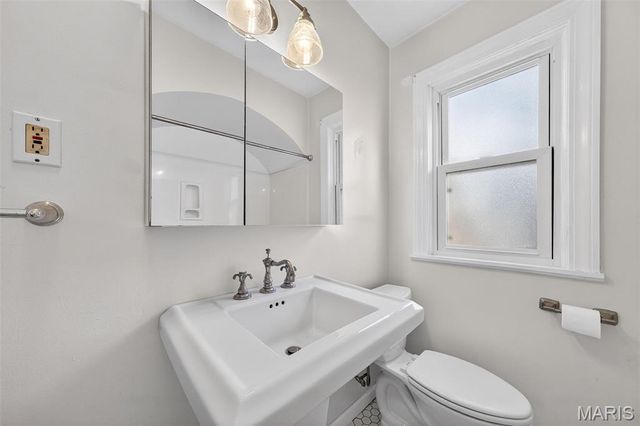 8932 Moritz Avenue, Brentwood, MO 63144