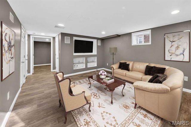 8932 Moritz Avenue, Brentwood, MO 63144