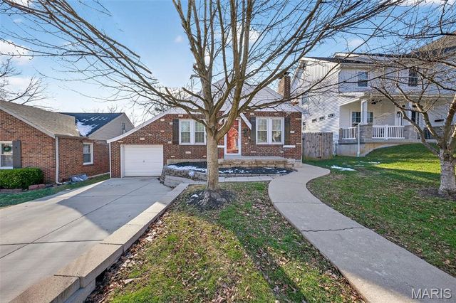 8932 Moritz Avenue, Brentwood, MO 63144