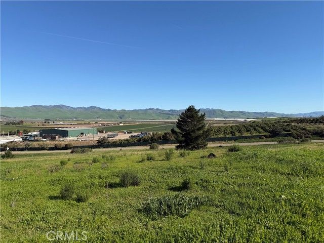 2075 Cambridge Way, Santa Maria, CA 93454