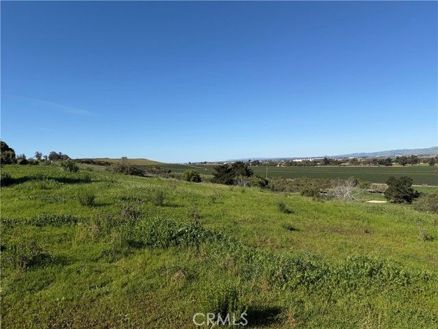 2075 Cambridge Way, Santa Maria, CA 93454