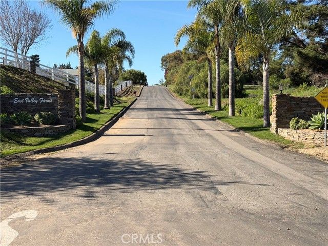 2075 Cambridge Way, Santa Maria, CA 93454