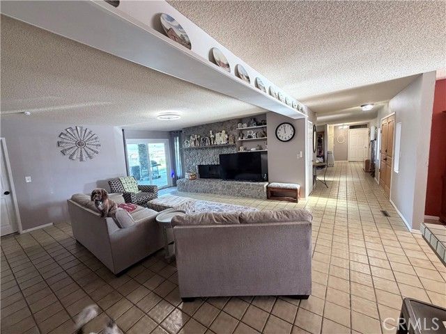 2075 Cambridge Way, Santa Maria, CA 93454