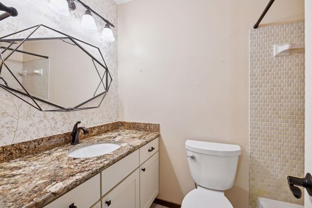 7942 Timber Lake Drive, Eden Prairie, MN 55347