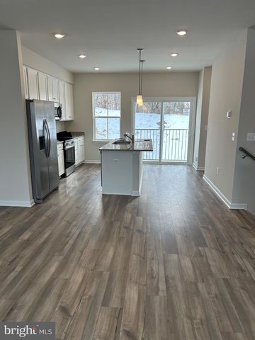 113 KINCADE CT, Martinsburg, WV 25401