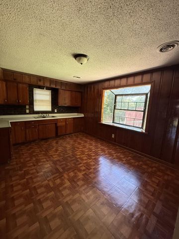 1964 CLIFTON AVE, Memphis, TN 38127