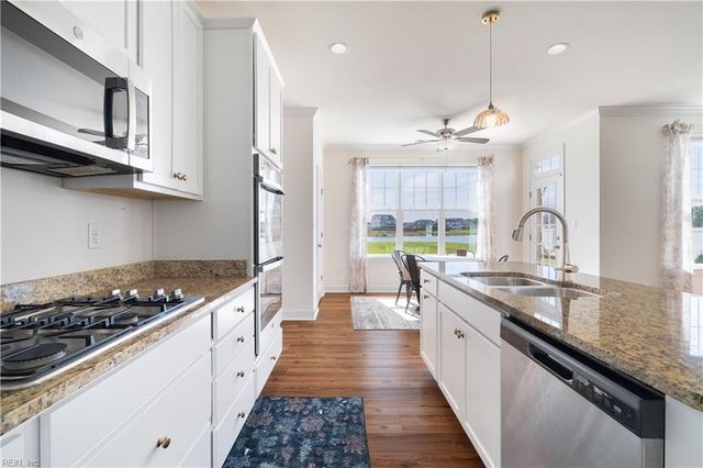300 Farmstead LOOP, Moyock, NC 27958