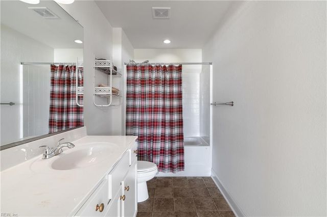 300 Farmstead LOOP, Moyock, NC 27958