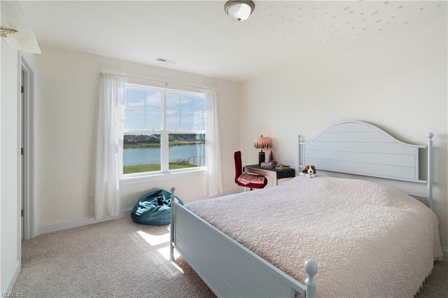 300 Farmstead LOOP, Moyock, NC 27958