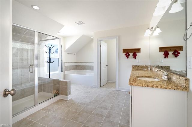 300 Farmstead LOOP, Moyock, NC 27958