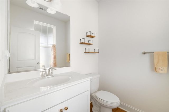 300 Farmstead LOOP, Moyock, NC 27958