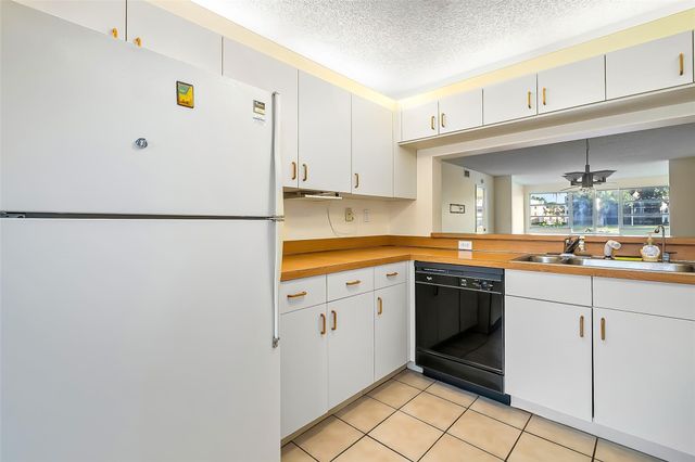 7334 Devon Dr 108, Tamarac, FL 33321