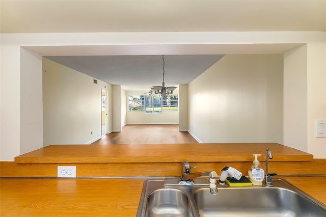 7334 Devon Dr 108, Tamarac, FL 33321