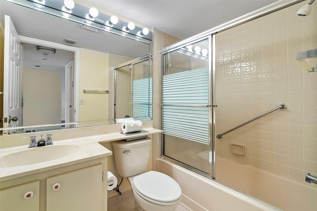 7334 Devon Dr 108, Tamarac, FL 33321