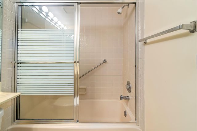 7334 Devon Dr 108, Tamarac, FL 33321