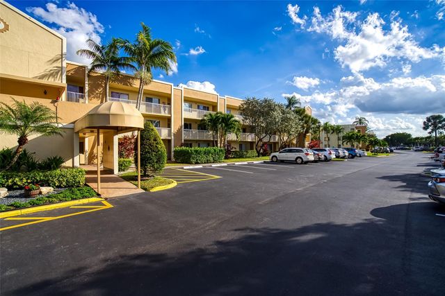 7334 Devon Dr 108, Tamarac, FL 33321