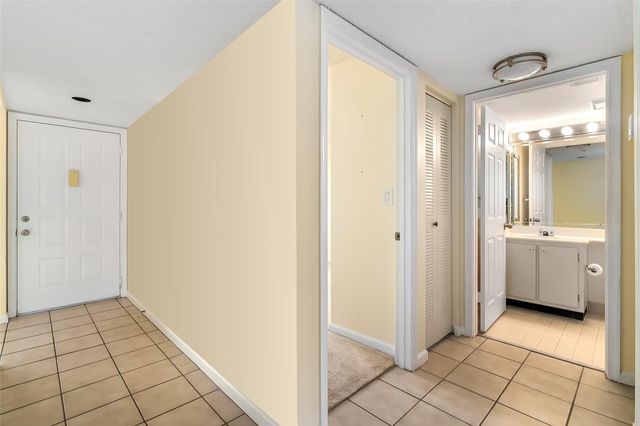 7334 Devon Dr 108, Tamarac, FL 33321