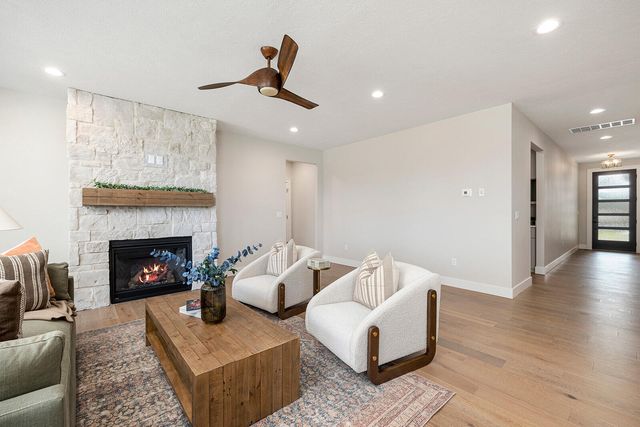4133 E Vintage Point Drive, Rogersville, MO 65742
