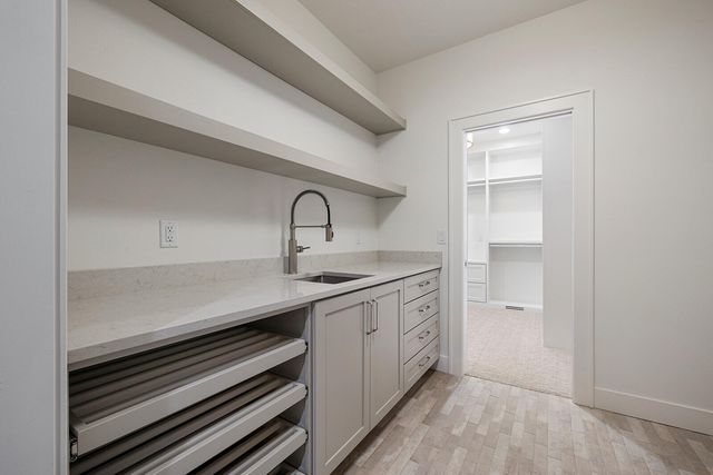 4133 E Vintage Point Drive, Rogersville, MO 65742