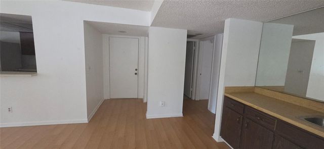 700 STARKEY RD 1224, Largo, FL 33771