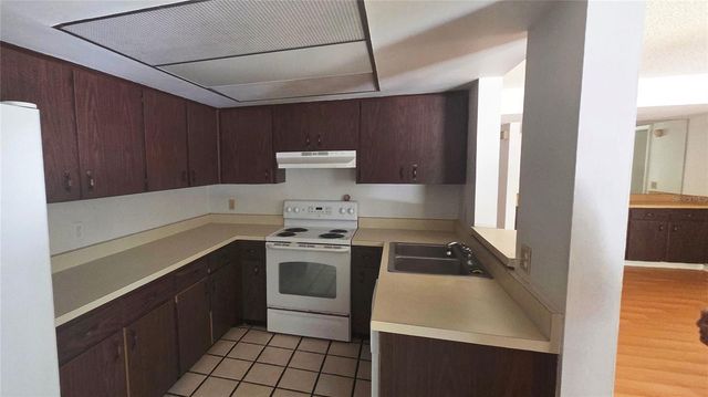 700 STARKEY RD 1224, Largo, FL 33771