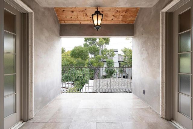 1512 Highway Road, Burlingame, CA 94010