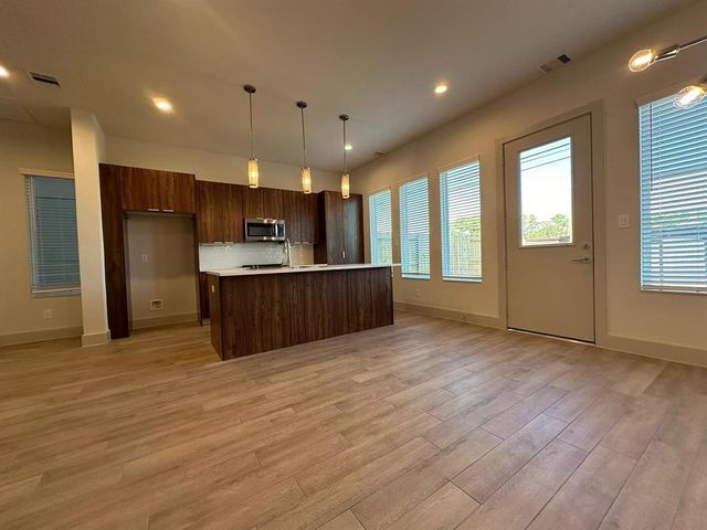6804 Troya Lane, Houston, TX 77092