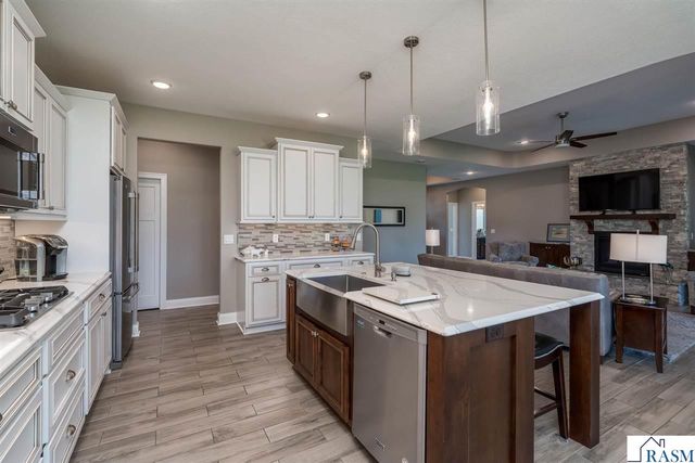 301 Dancing Waters Circle, Mankato, MN 56001