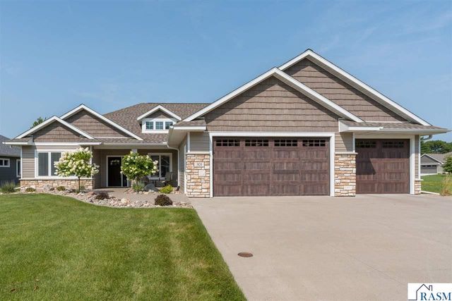 301 Dancing Waters Circle, Mankato, MN 56001
