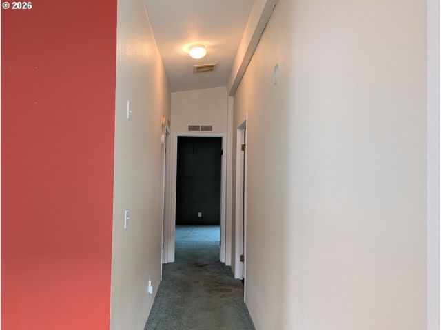 205 W RIVER RIDGE Ave, Roseburg, OR 97471