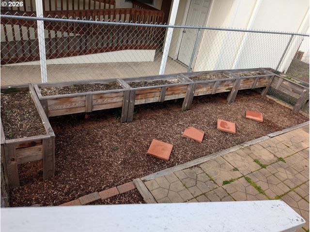 205 W RIVER RIDGE Ave, Roseburg, OR 97471