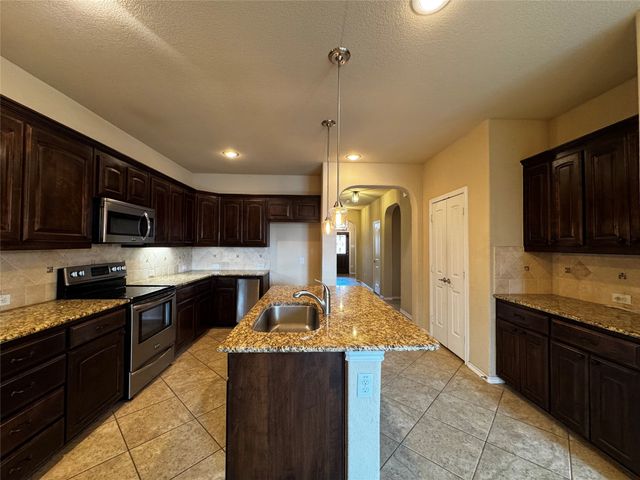 4752 Kendrick Peak Way, Fort Worth, TX 76244