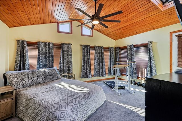 2303 Delaware Ave, New Castle, PA 16105