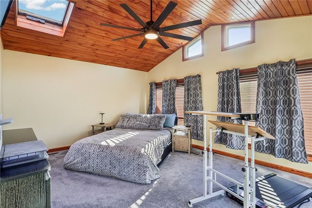 2303 Delaware Ave, New Castle, PA 16105