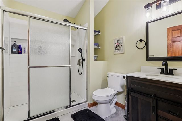 2303 Delaware Ave, New Castle, PA 16105