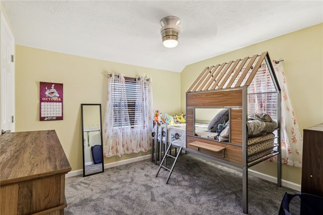 2303 Delaware Ave, New Castle, PA 16105