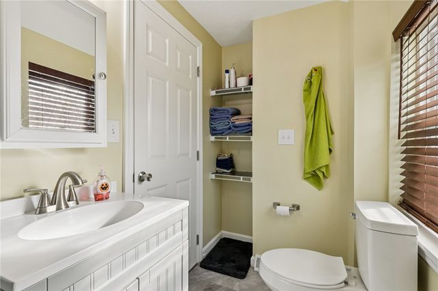 2303 Delaware Ave, New Castle, PA 16105