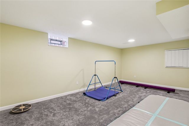 2303 Delaware Ave, New Castle, PA 16105