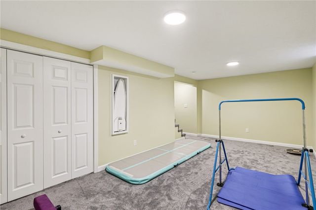 2303 Delaware Ave, New Castle, PA 16105