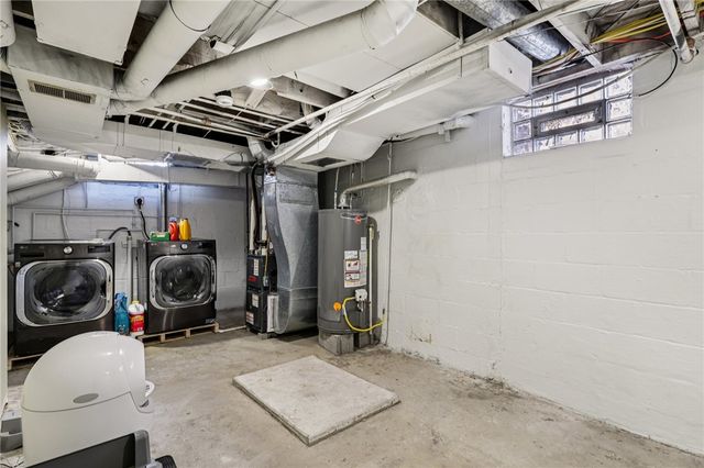 2303 Delaware Ave, New Castle, PA 16105