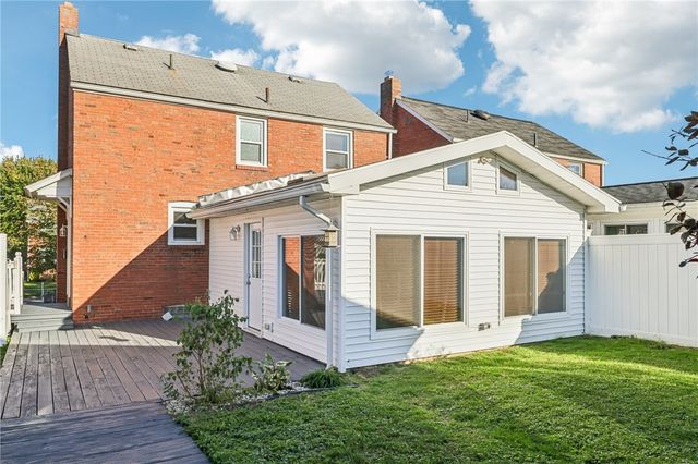 2303 Delaware Ave, New Castle, PA 16105