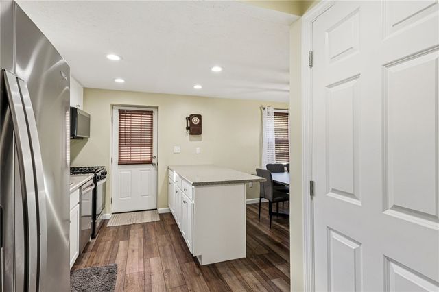 2303 Delaware Ave, New Castle, PA 16105