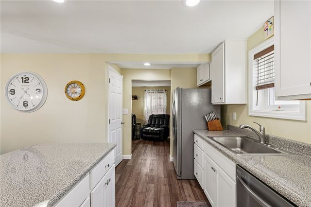 2303 Delaware Ave, New Castle, PA 16105