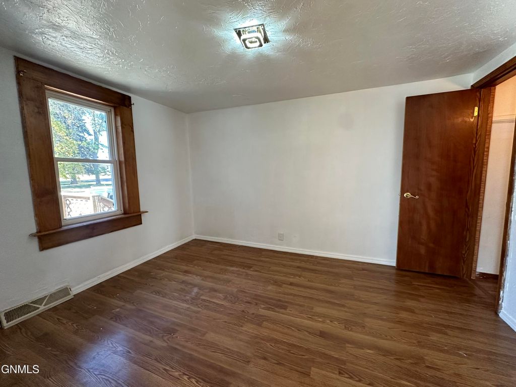 118 Frances Street N, Streeter, ND 58483 photo 5